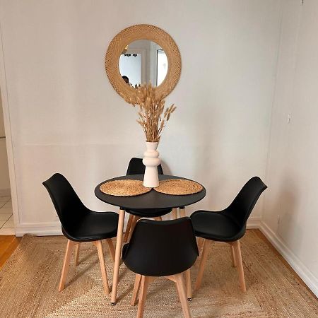 Chic Apartment On The Famous Shopping Rue Du Faubourg Saint-Honore Street Paris Eksteriør billede