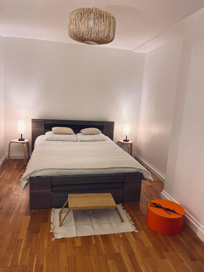 Chic Apartment On The Famous Shopping Rue Du Faubourg Saint-Honore Street Paris Eksteriør billede