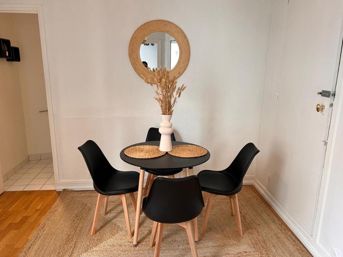 Chic Apartment On The Famous Shopping Rue Du Faubourg Saint-Honore Street Paris Eksteriør billede